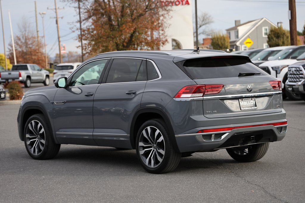 2022 Volkswagen Atlas Cross Sport V6 SEL Premium R-Line photo 3