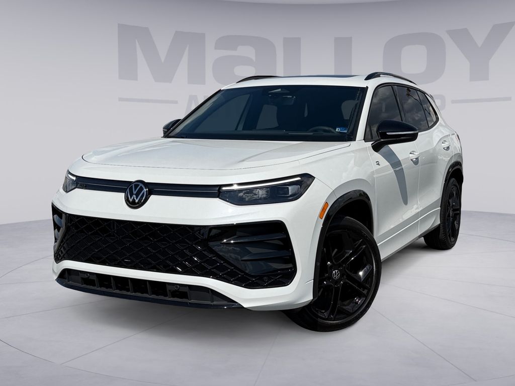 2025 Volkswagen Tiguan 2.0T SE R-Line Black's photo
