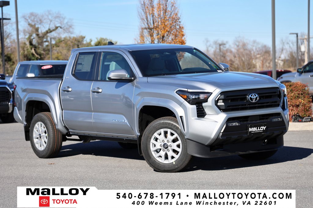 2025 Toyota Tacoma SR5's photo