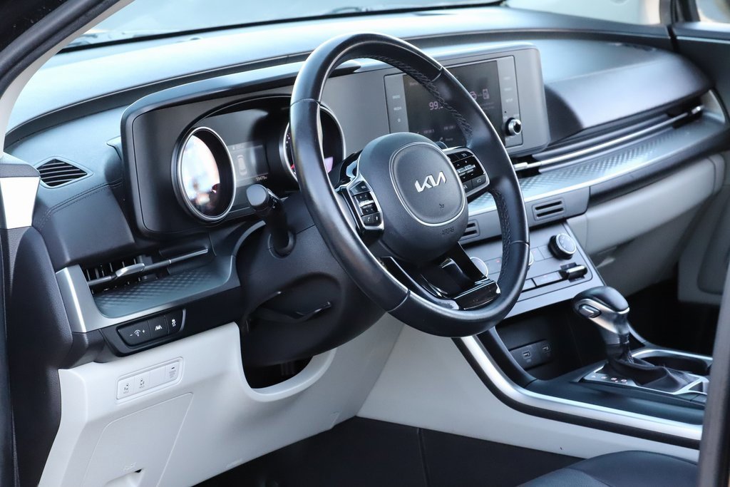 2022 Kia Carnival LXS photo 9