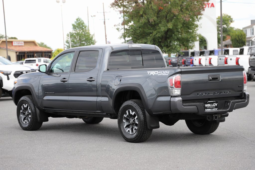 2022 Toyota Tacoma TRD Off-Road photo 2