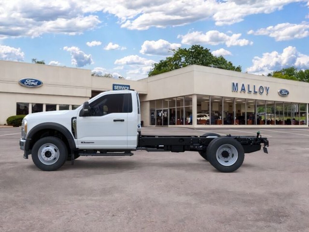 New 2026 Ford F-550 9FT Dynapro Dump Chassis