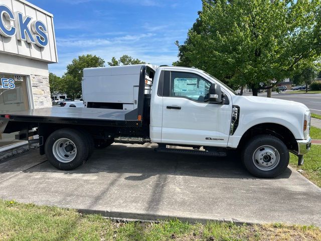 2025 Ford F-350 Super Duty Chassis Cab XL - Photo 6