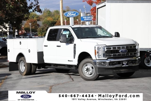 2025 Ford F-350 Super Duty Chassis Cab XL's photo