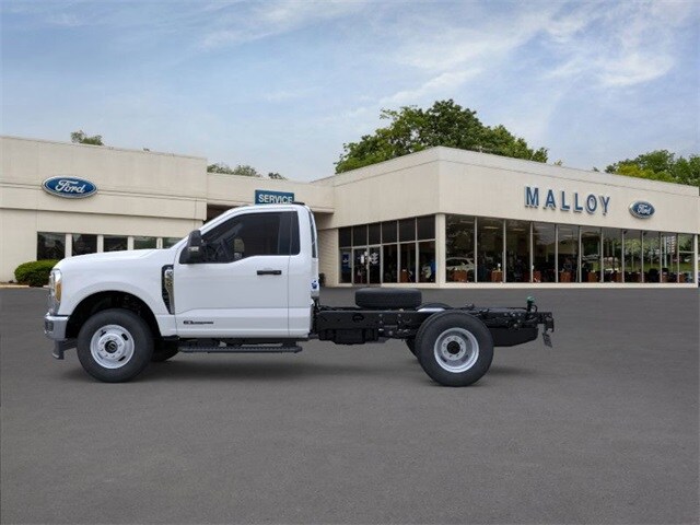 2025 Ford F-350 XLT photo 2