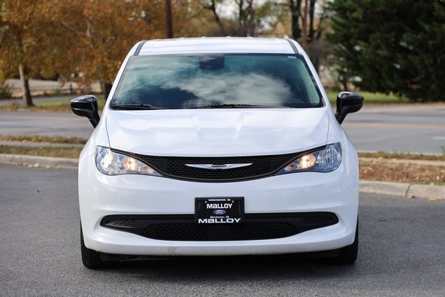 2024 Chrysler Voyager LX photo 2