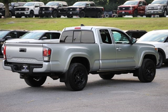 2022 Toyota Tacoma SR5 photo 4