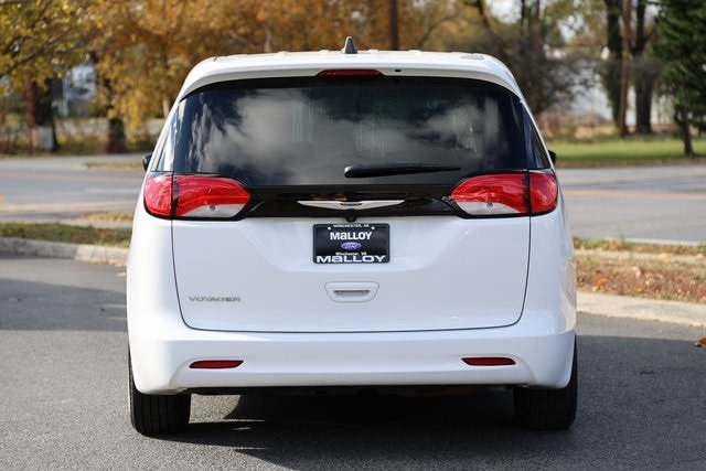 2024 Chrysler Voyager LX photo 3
