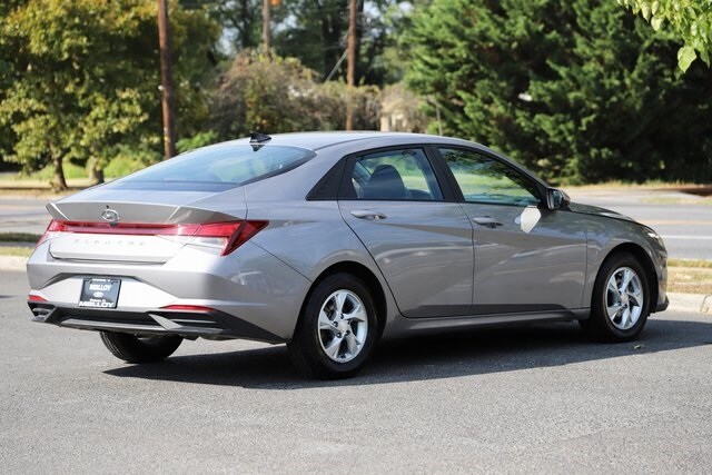 2023 Hyundai Elantra SE photo 3