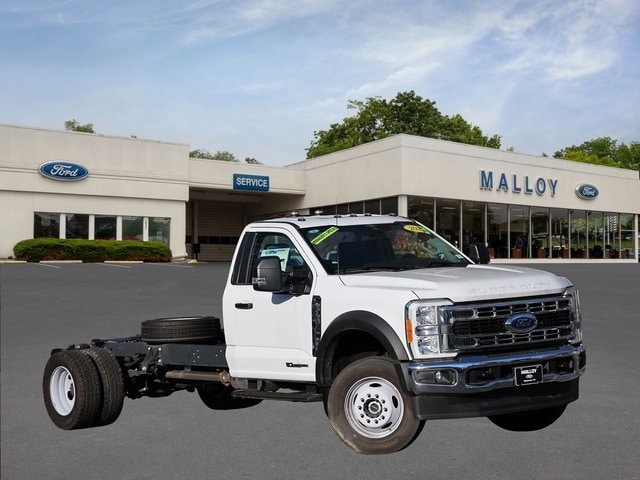 2023 Ford F-600 Super Duty Chassis Cab XL's photo