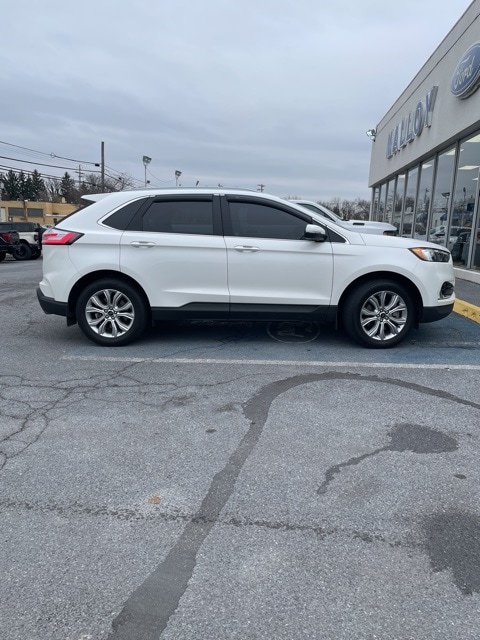 2023 Ford Edge Titanium's photo