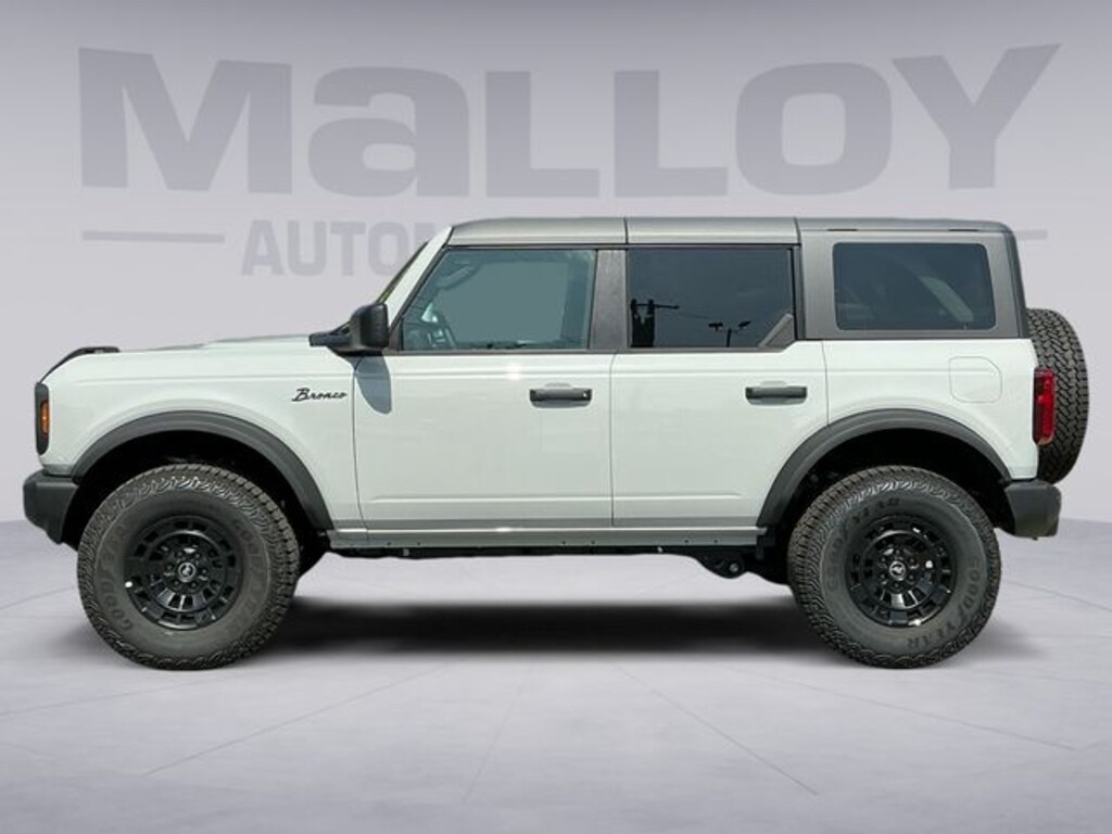 New 2026 Ford Bronco Ford Custom Garage Matte Black Package SUV