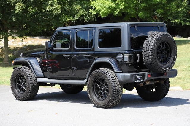 2019 Jeep Wrangler Unlimited Sahara photo 2