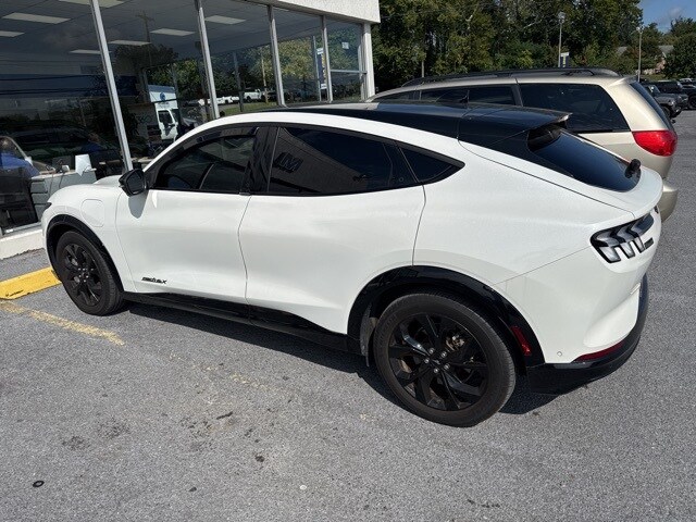 2023 Ford Mustang Mach-E Premium photo 2
