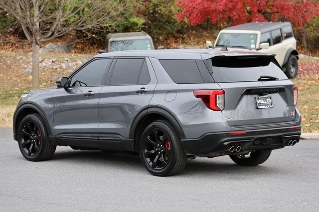 2021 Ford Explorer ST photo 2