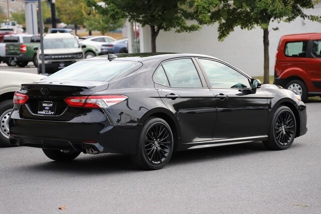 2019 Toyota Camry SE photo 4