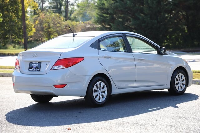 2016 Hyundai Accent SE photo 4