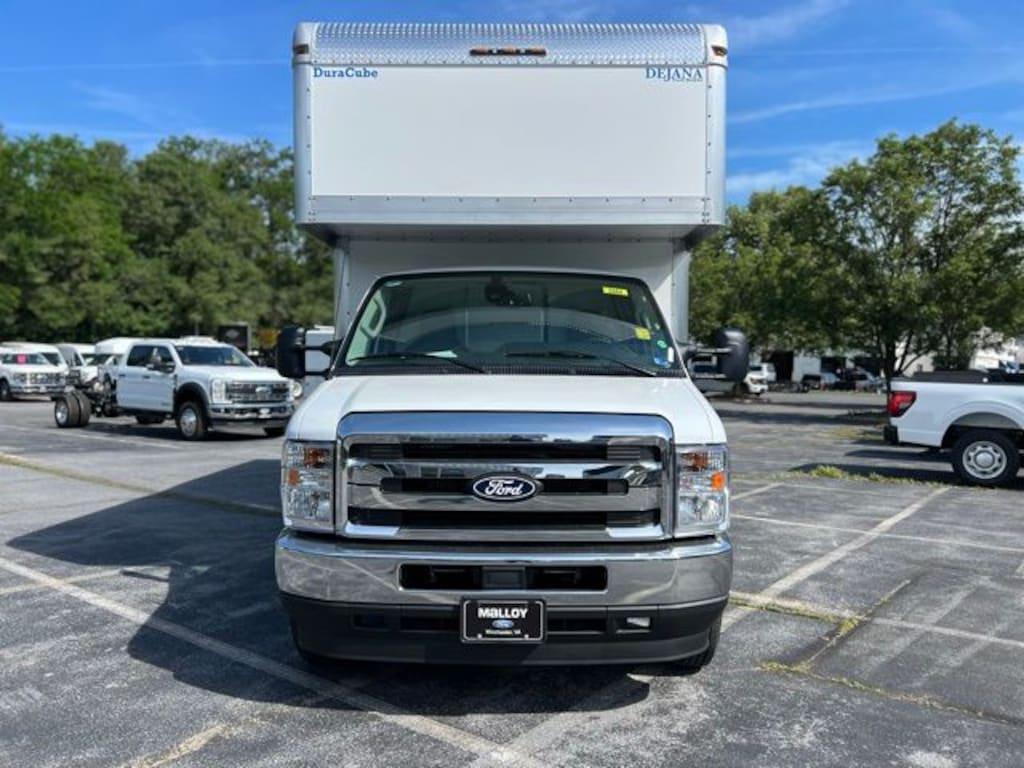New 2027 Ford E-450 17 FT Dejana Box Base Cab/Chassis
