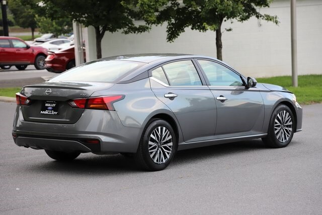 2023 Nissan Altima 2.5 SV photo 4