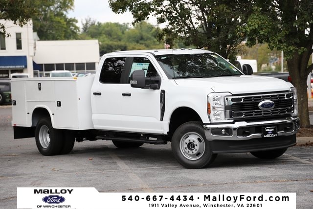 2025 Ford F-350 Super Duty Chassis Cab XL's photo