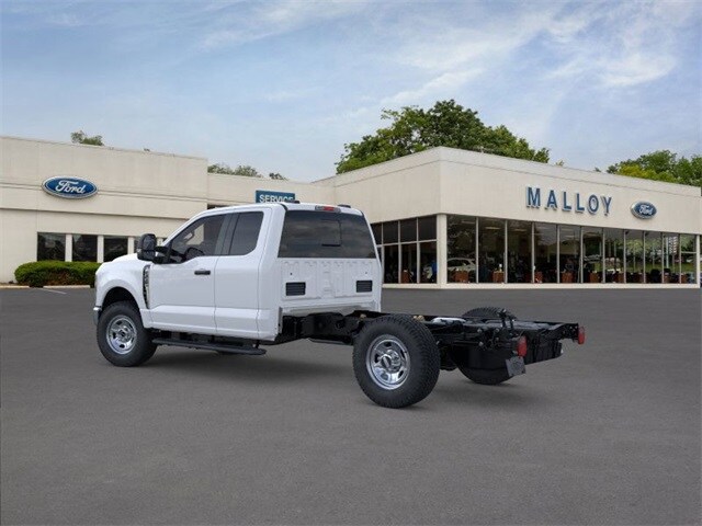 2025 Ford F-350 XL photo 4
