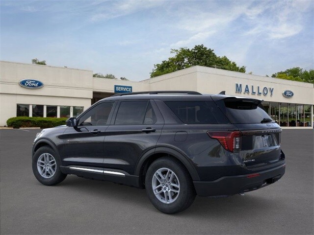 2025 Ford Explorer photo 3