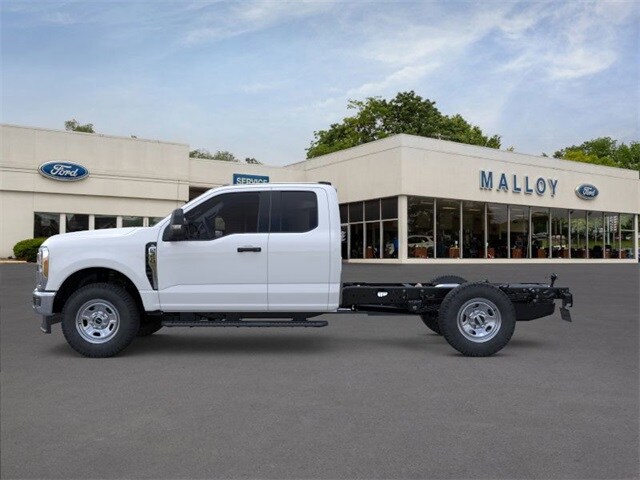2025 Ford F-350 XL photo 3