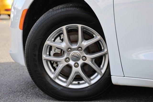 2024 Chrysler Voyager LX photo 4