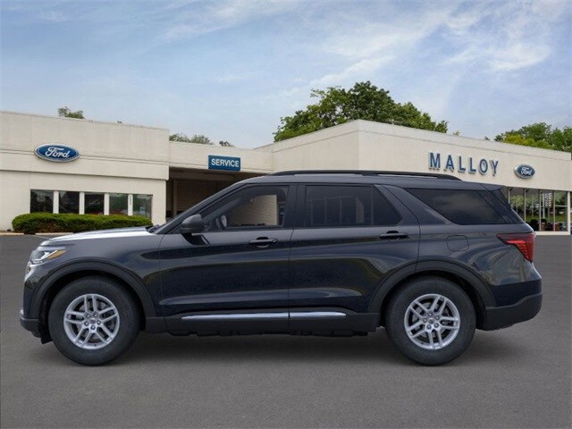 2025 Ford Explorer photo 2