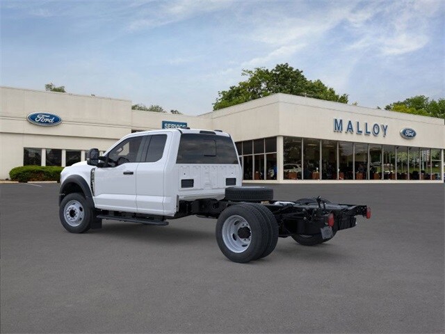 2025 Ford F-450 photo 3
