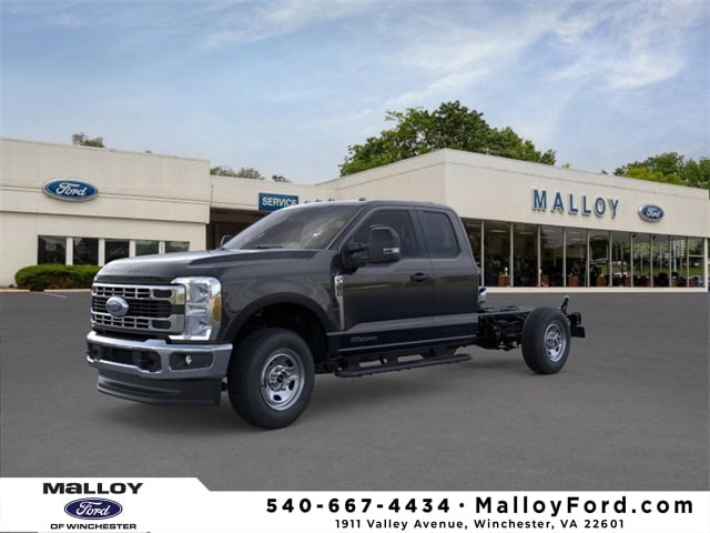 2026 Ford F-350 Super Duty Chassis Cab XL's photo