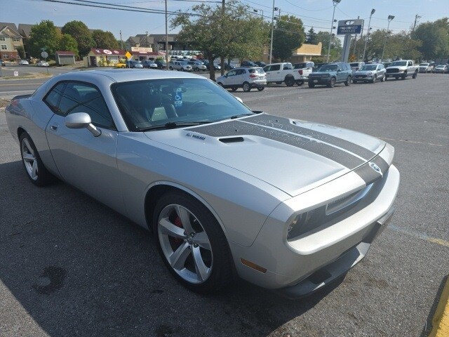 2010 Dodge Challenger SRT8 photo 4