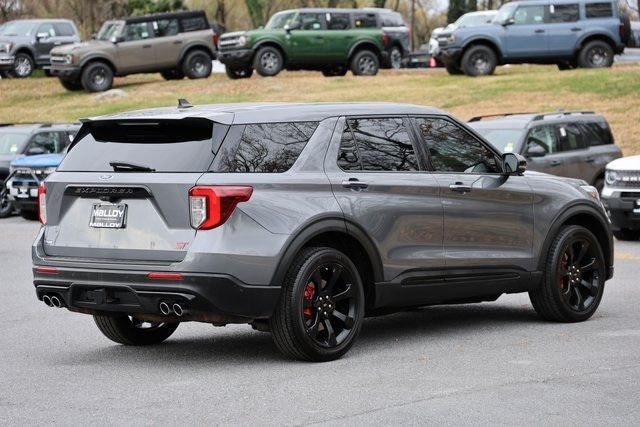 2021 Ford Explorer ST photo 4