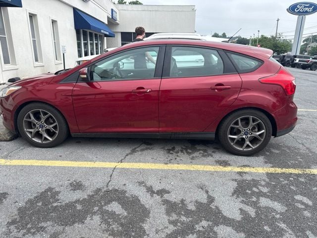 2014 Ford Focus 5 Door Hatch SE's photo