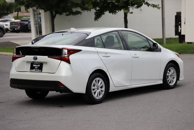 2021 Toyota Prius LE photo 4