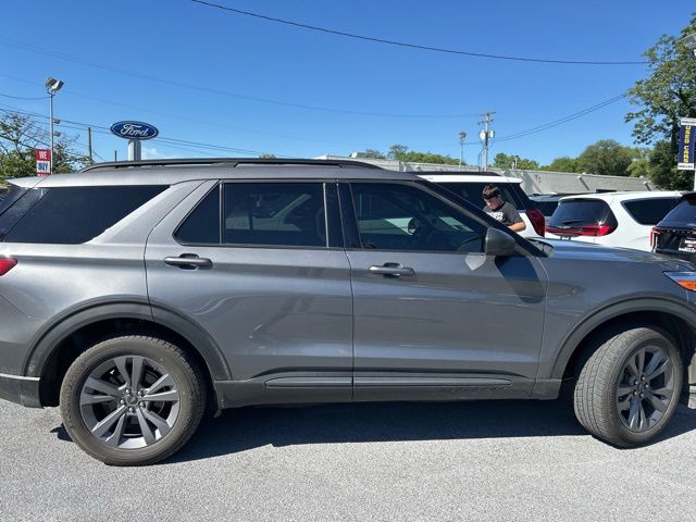 2021 Ford Explorer XLT 4WD's photo