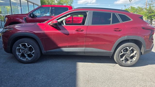 2024 Chevrolet Trax LT's photo