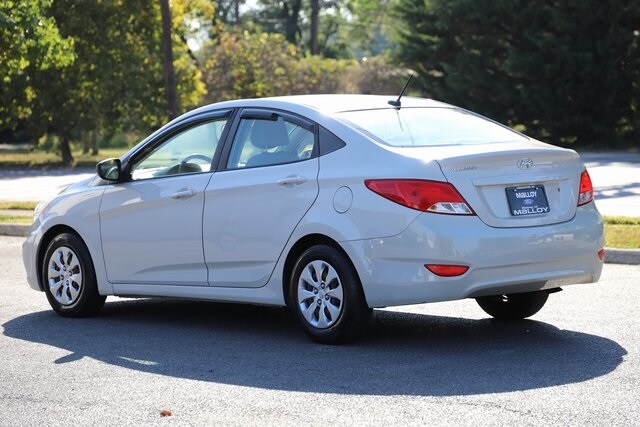 2016 Hyundai Accent SE photo 2