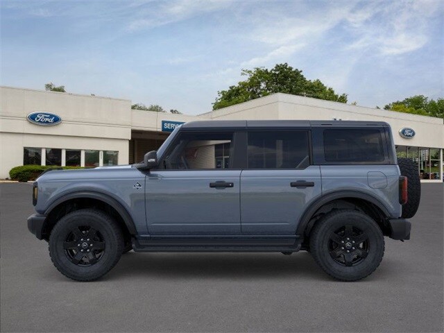 2025 Ford Bronco Outer Banks photo 3