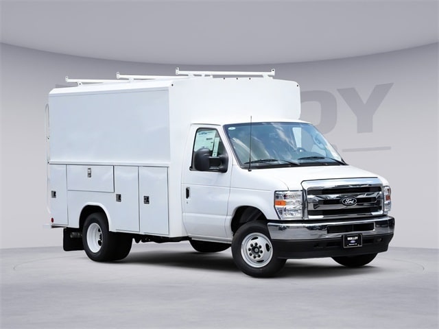 2026 Ford E-Series Base's photo