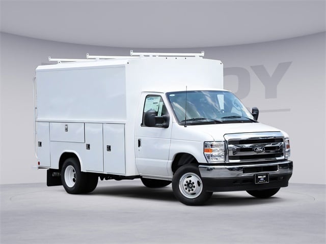 2026 Ford E-Series Base's photo