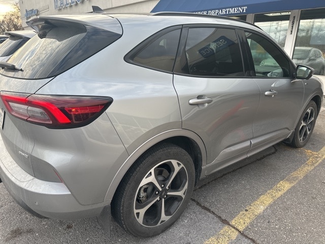 2024 Ford Escape ST-Line Select's photo