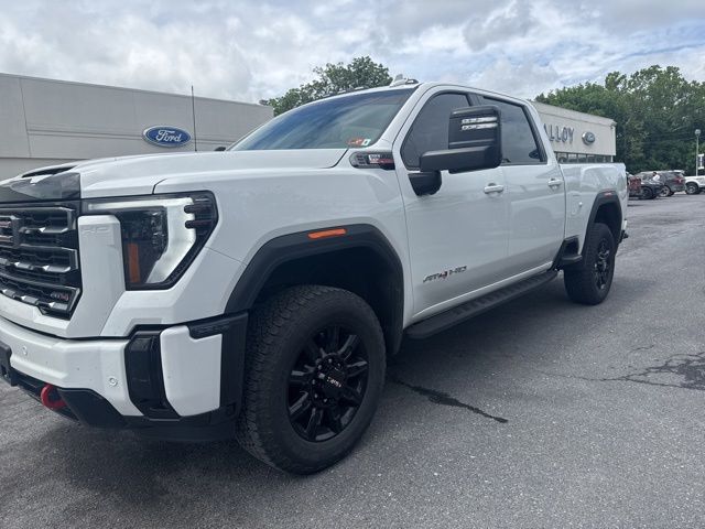 2025 GMC Sierra 4WD Crew Cab Standard Box AT4's photo