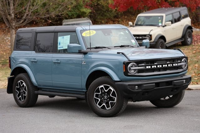2023 Ford Bronco 4-Door Outer Banks's photo