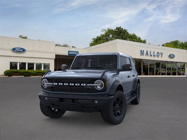 2025 Ford Bronco Outer Banks photo 2