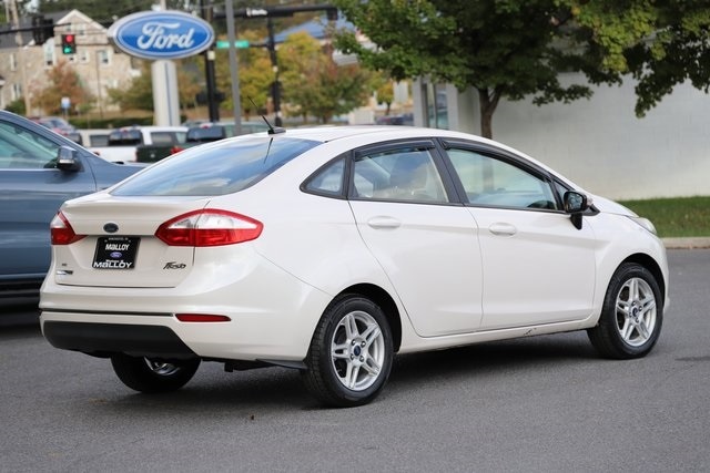 2017 Ford Fiesta SE photo 4
