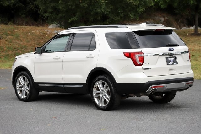 2017 Ford Explorer XLT photo 2