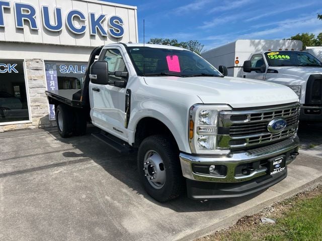 2025 Ford F-350 Super Duty Chassis Cab XL - Photo 5