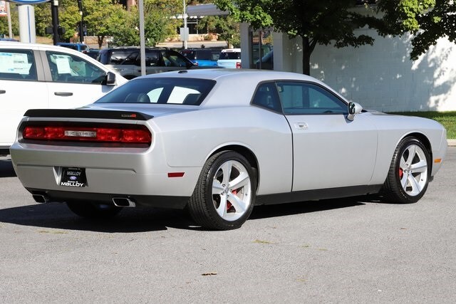 2010 Dodge Challenger SRT8 photo 4