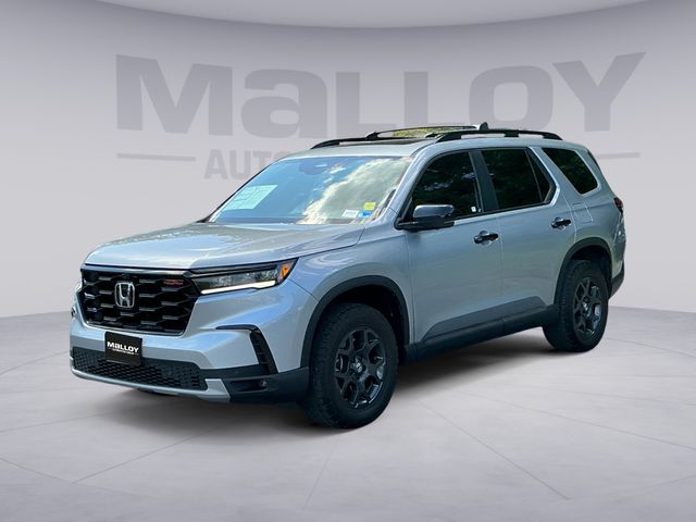 2025 Honda Pilot TrailSport AWD's photo